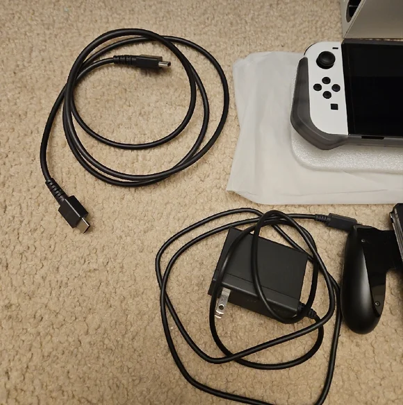 Nintendo Switch White OLED Console | Charging Dock, HDMI, Games, Ergonomic Case - Picture 4 of 10